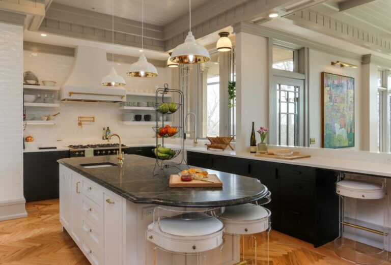 10 Obsession-Worthy Custom Built Kitchen Designs